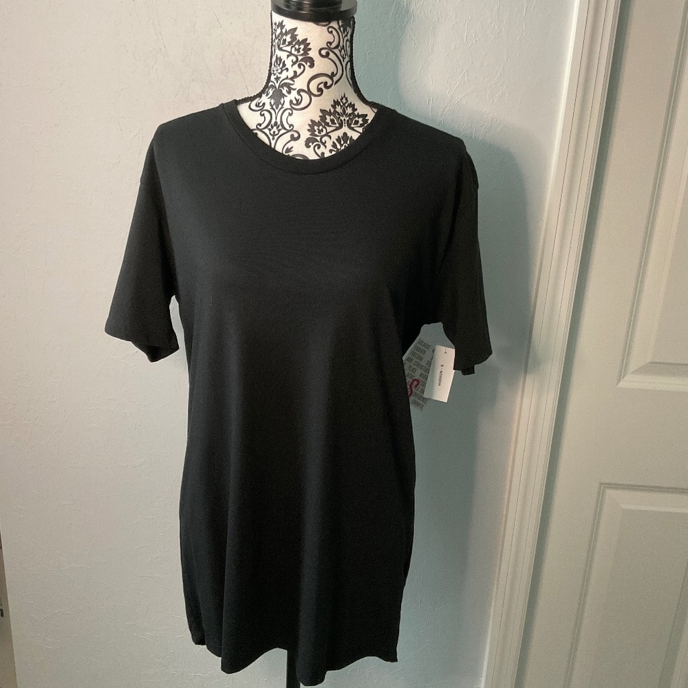 Black shirt